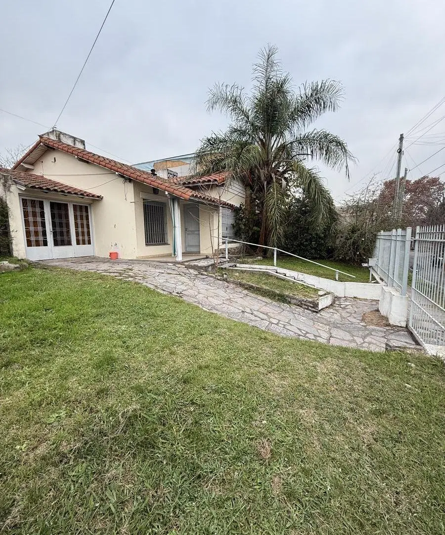 Casa 3 Ambientes sobre Lote Propio de 300 m² en Morón Norte 3