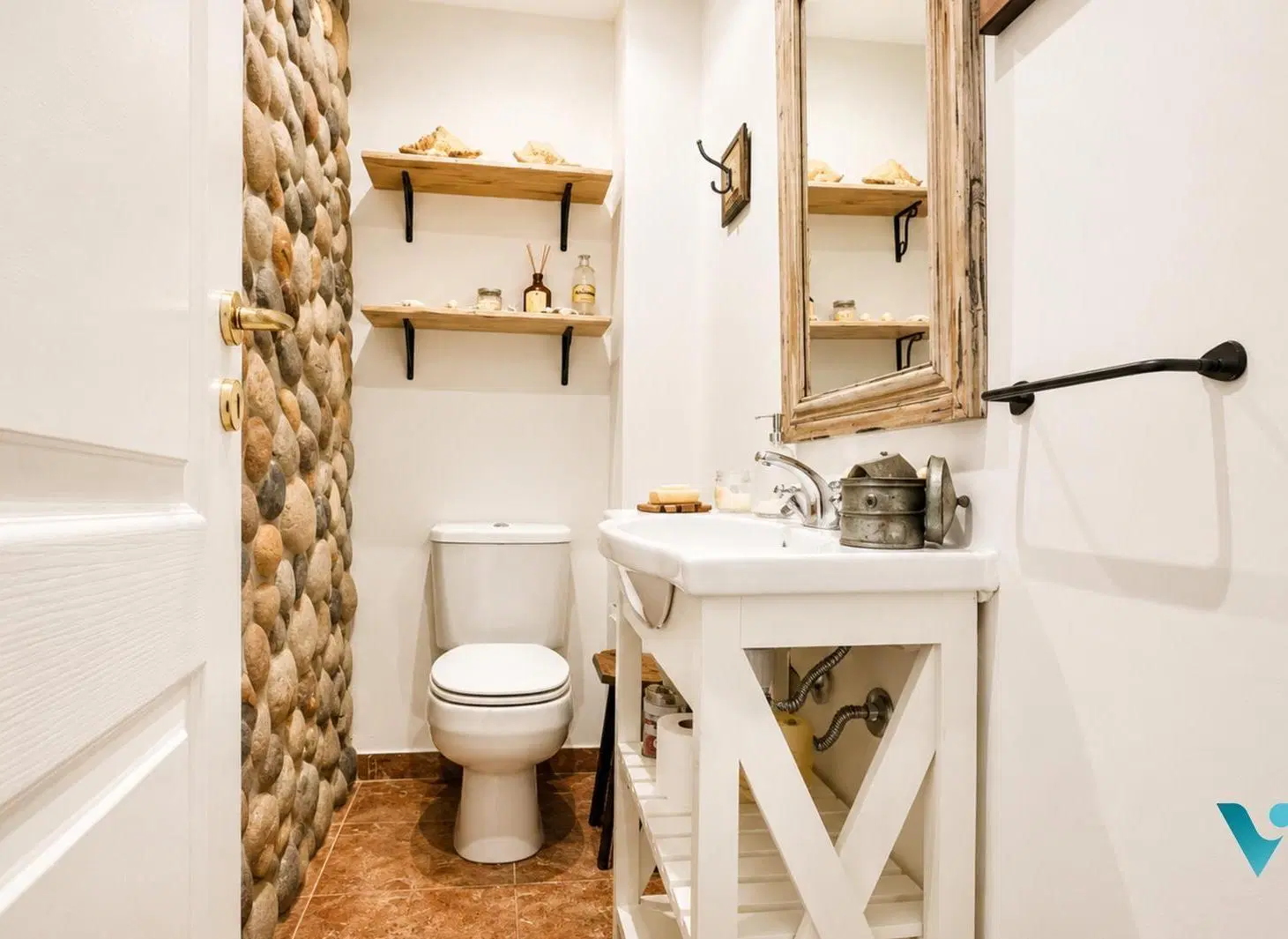 Casa en venta de dos plantas con suite principal, parque y pileta + galeria con parrilla 4