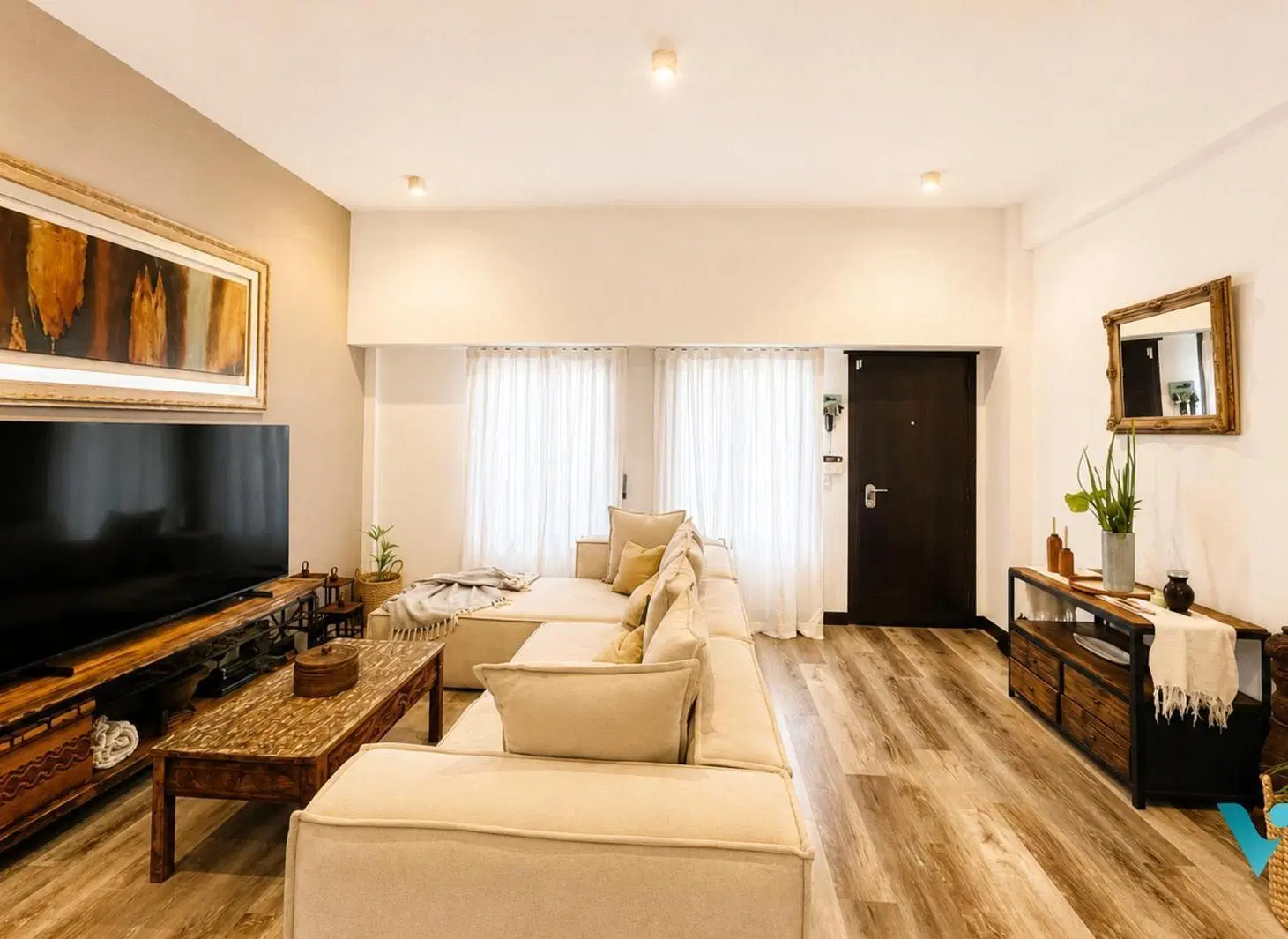 Casa en venta de dos plantas con suite principal, parque y pileta + galeria con parrilla 2