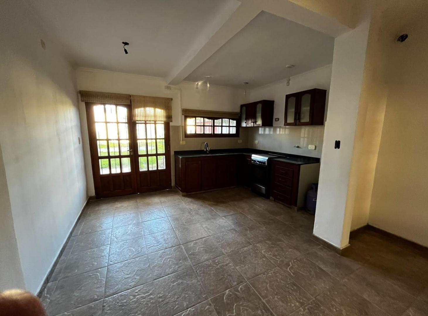 Foto de Casa en alquiler 3 ambientes con cochera en Ituzaingó sur, imagen 5