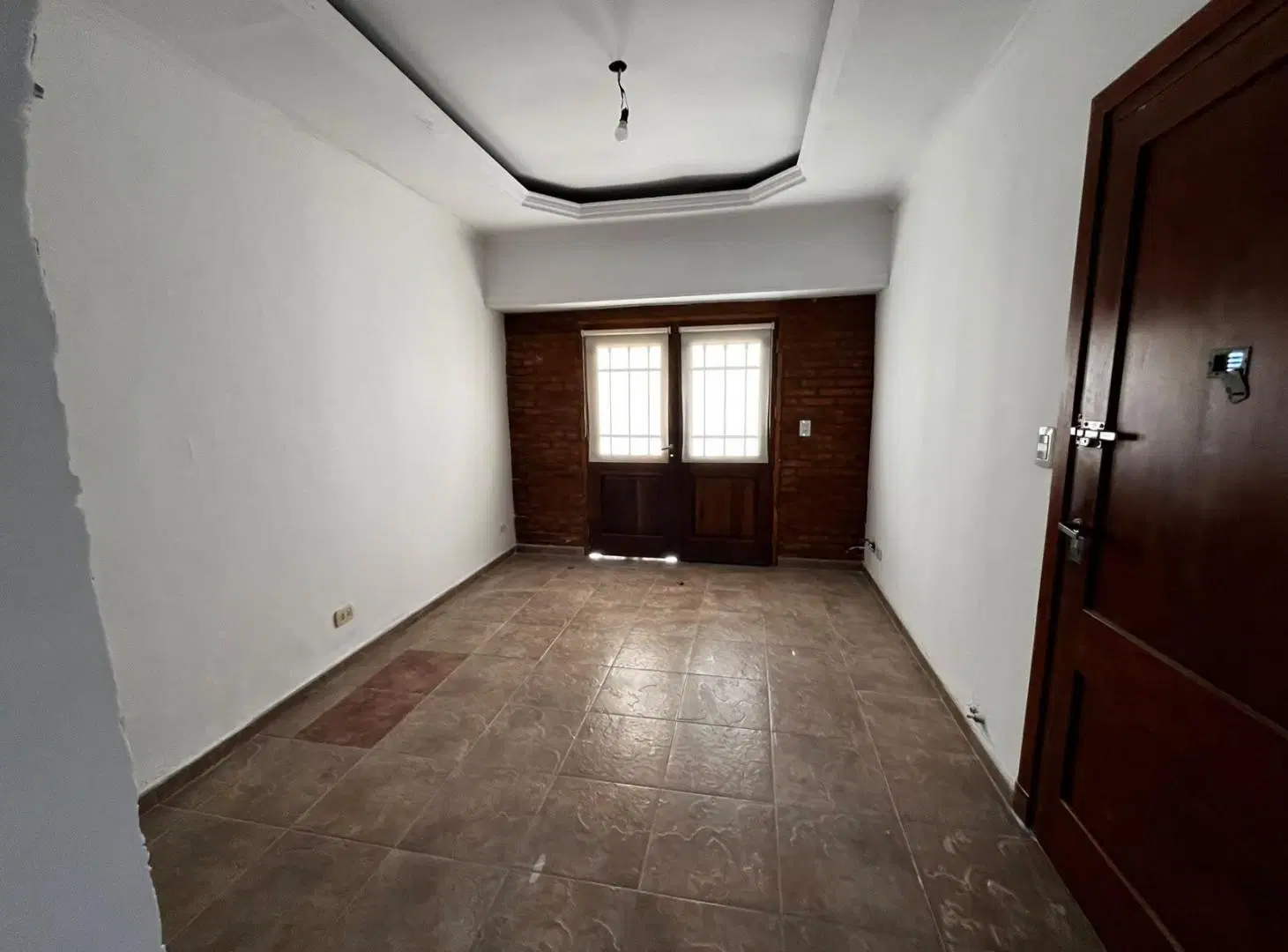 Casa en alquiler 3 ambientes con cochera en Ituzaingó sur 8