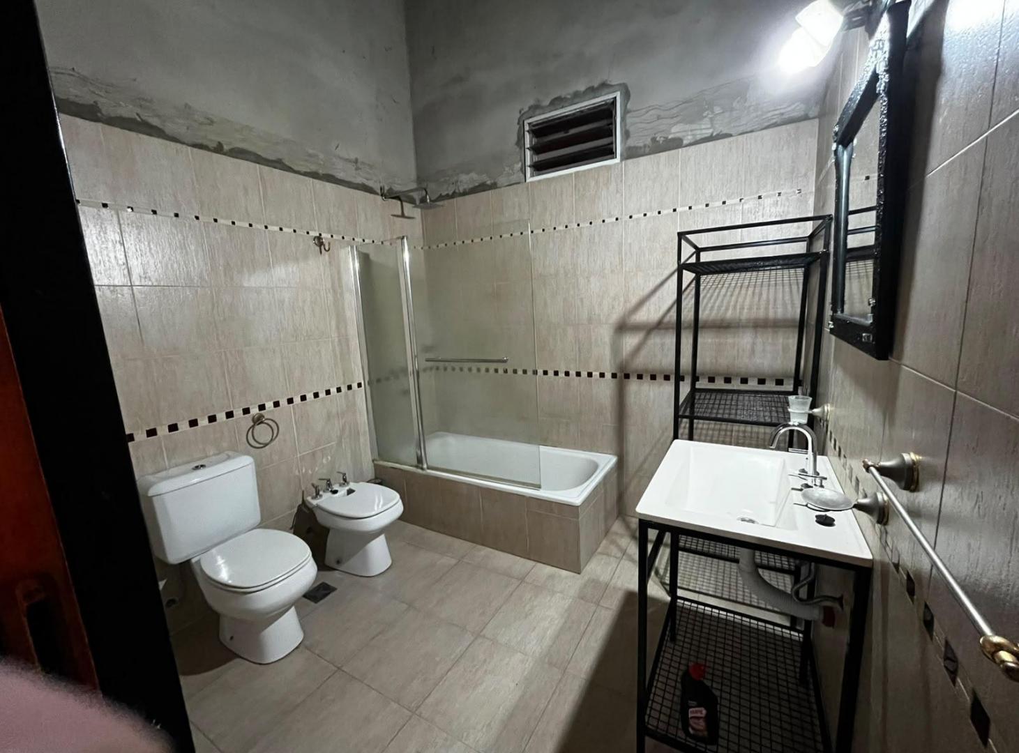 Foto de Casa en alquiler 3 ambientes con cochera en Ituzaingó sur, imagen 5
