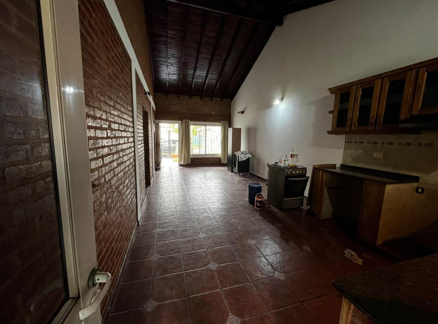 Foto de Casa en alquiler 3 ambientes con cochera en Ituzaingó sur, imagen 4