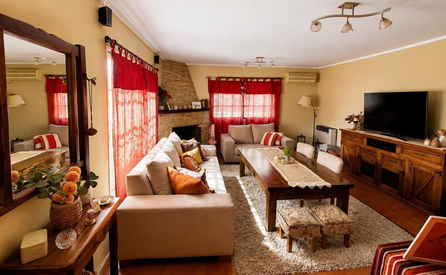 Foto de Chalet Venta Ituzaingo Norte 5 Amb. - Quincho, Suite c/Hidromasaje, imagen 1