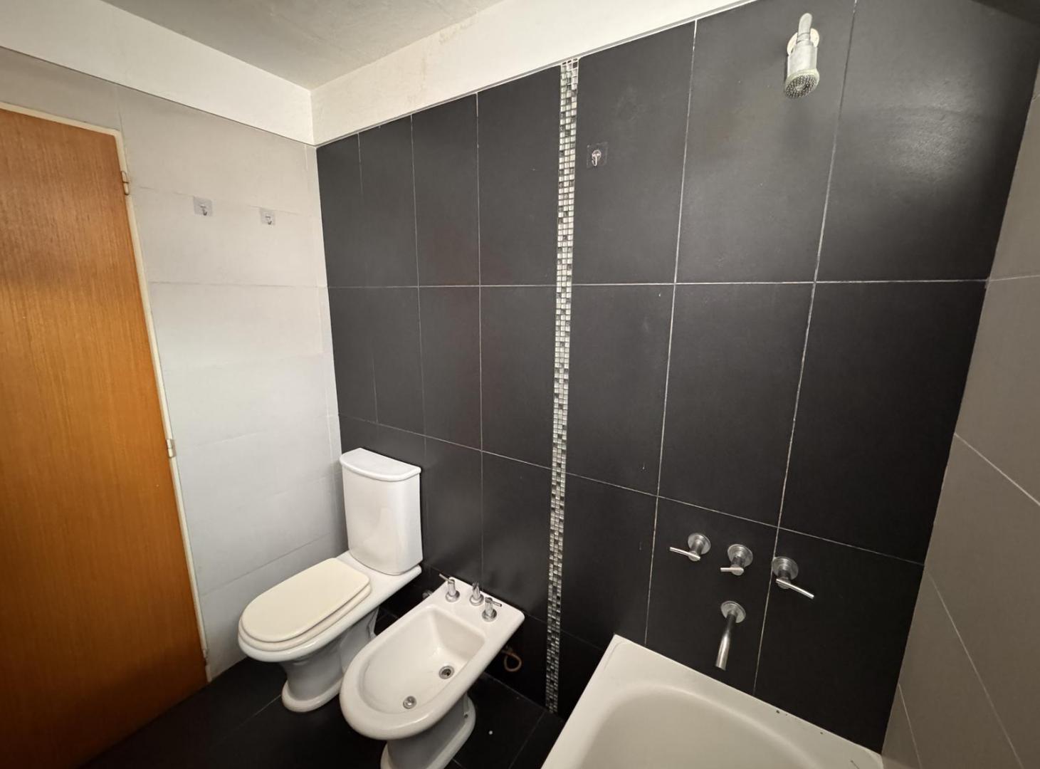 Foto de Venta departamento 2 ambientes con cochera en Caballito, imagen 2