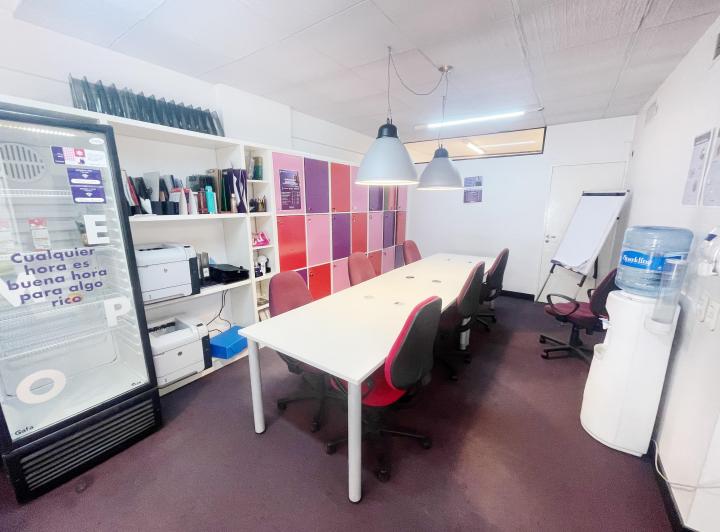 Libertad 1100 y Av. Santa Fe - 300m2 - Oficina tipo COWORK - 14 Espacios 5