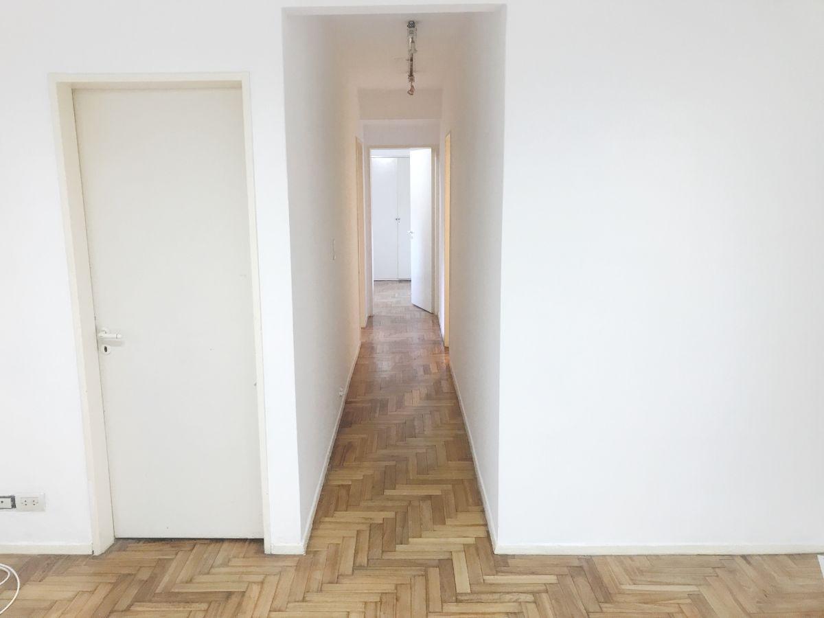 Foto de Boulevard C. Rivadavia 1800 - Excelente 3 Amb Reciclado a Mts de Av, imagen 4