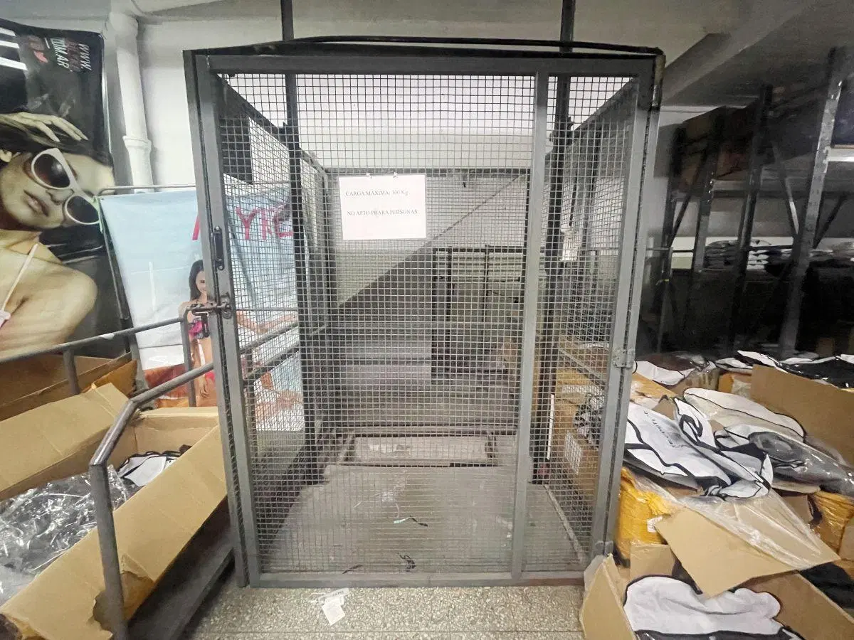 Leiva y Av. Corrientes - DEPOSITO/SHOWROOM CON OFICINAS - 1280m2 - MONTACARGAS Y ACCESO PARA CAMIÓN 3