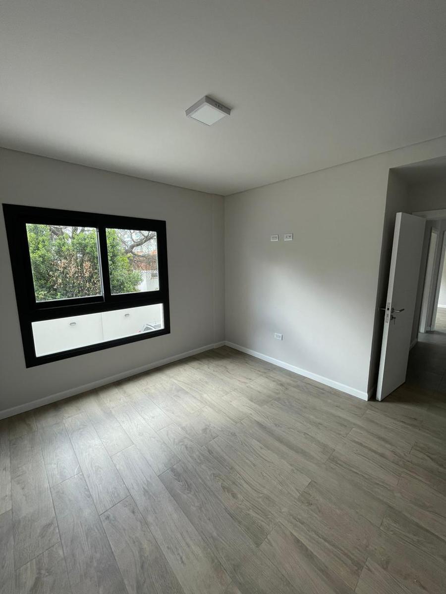 Piso 4 Ambientes Venta Guemes 2