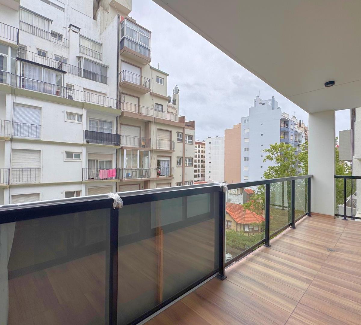 Piso 4 Ambientes con Cochera - Zona Aldrey 5