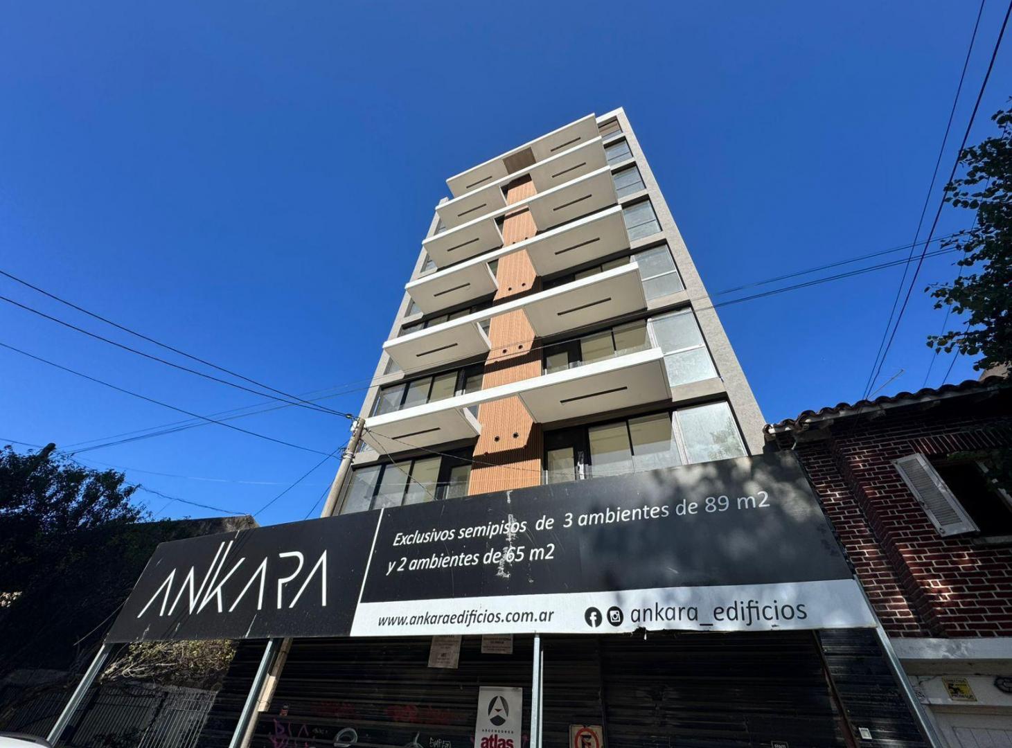 Venta. 3 ambientes en construcción