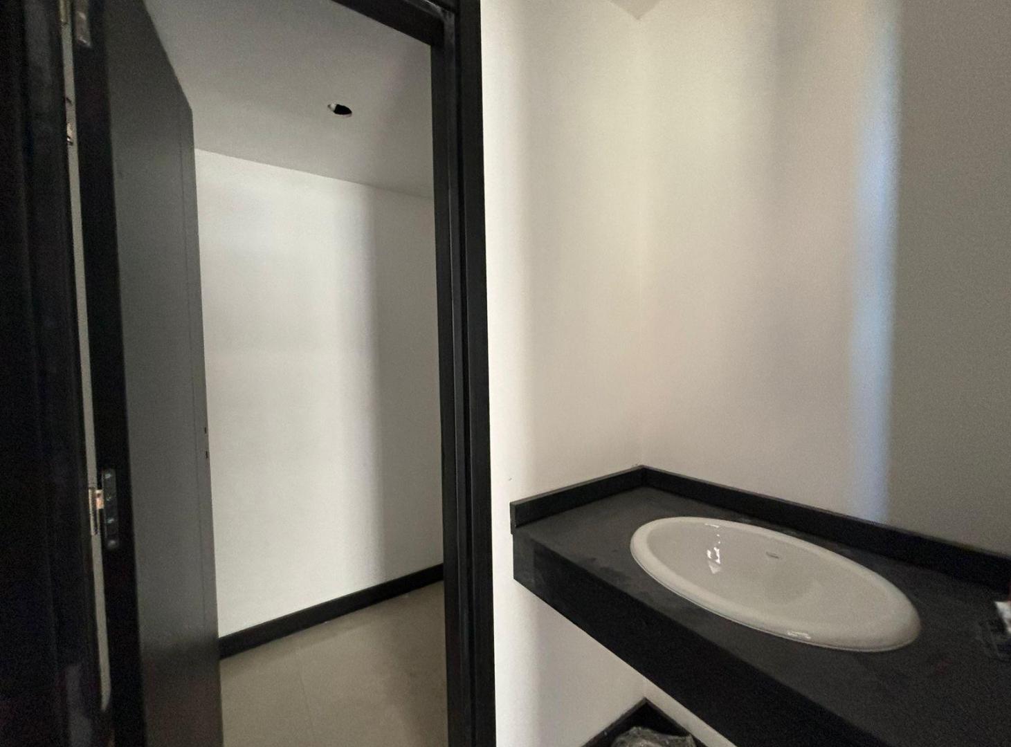 Foto de Venta / Alquiler oficina a estrenar. Zona centro, imagen 2