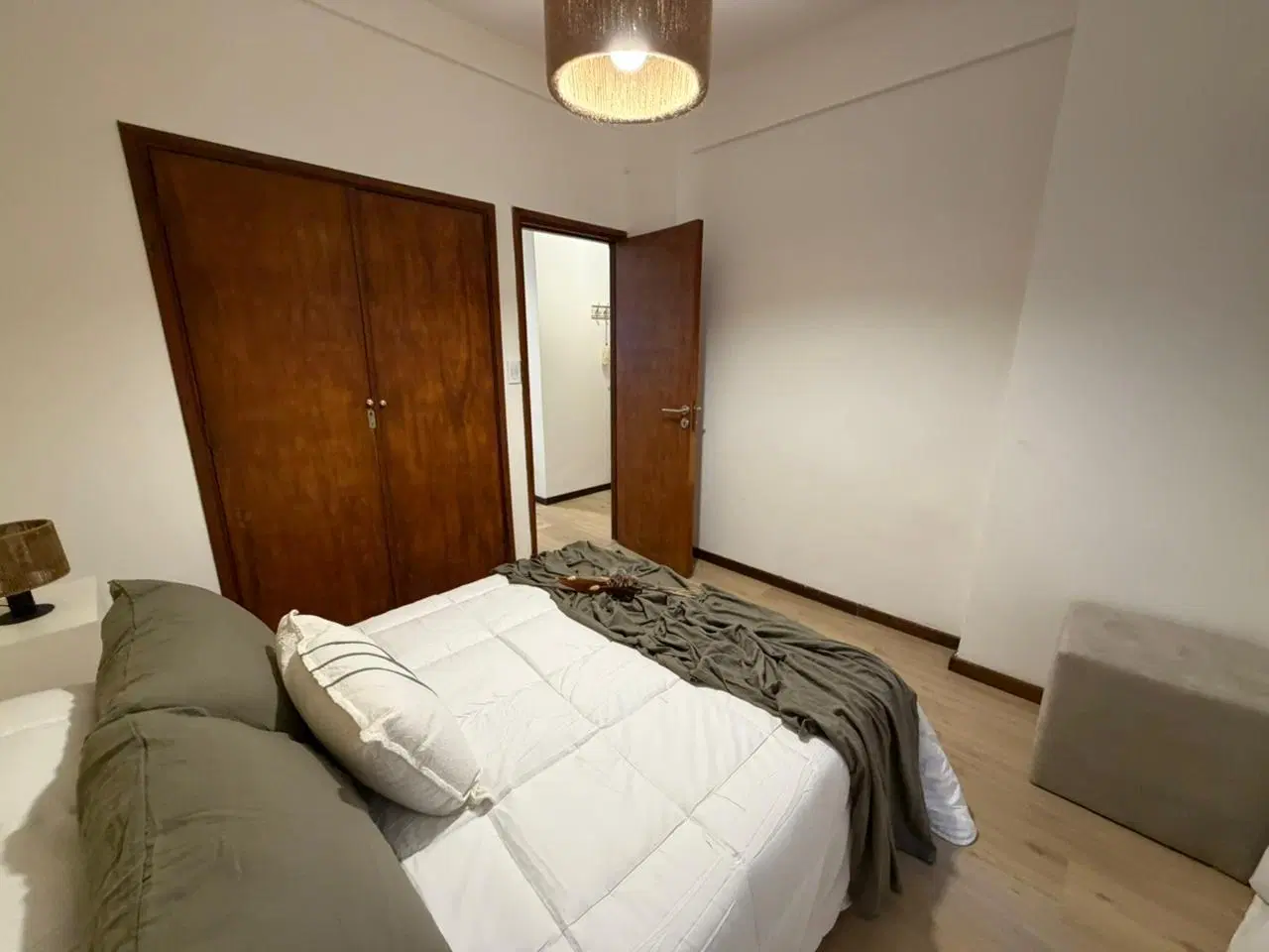 Venta. 2 ambientes con dep. Plaza Colón 3