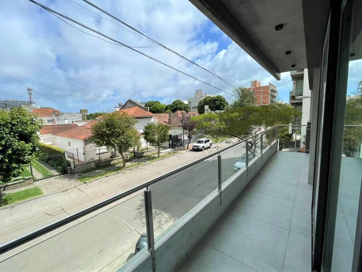 Piso 4 ambientes Venta Guemes 3