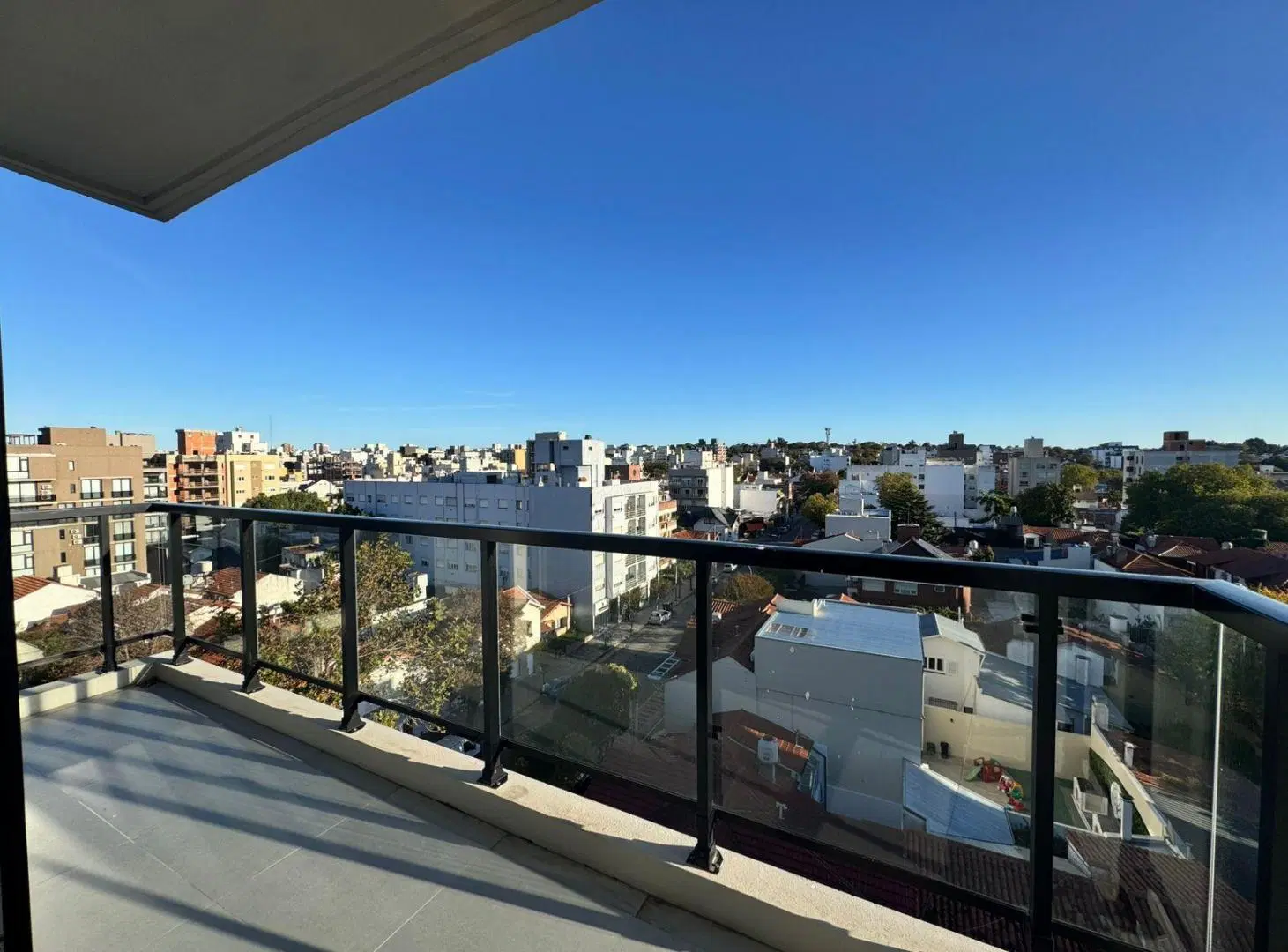 Venta 3 ambientes con Terraza Guemes A estrenar 5