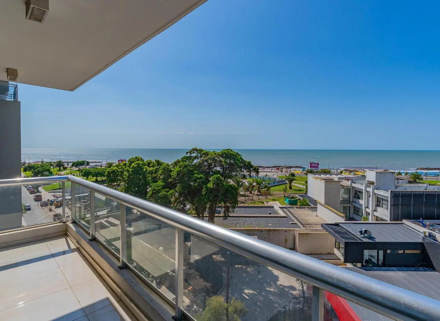Venta. 3 ambientes. Gran vista al mar. Plaza España 2