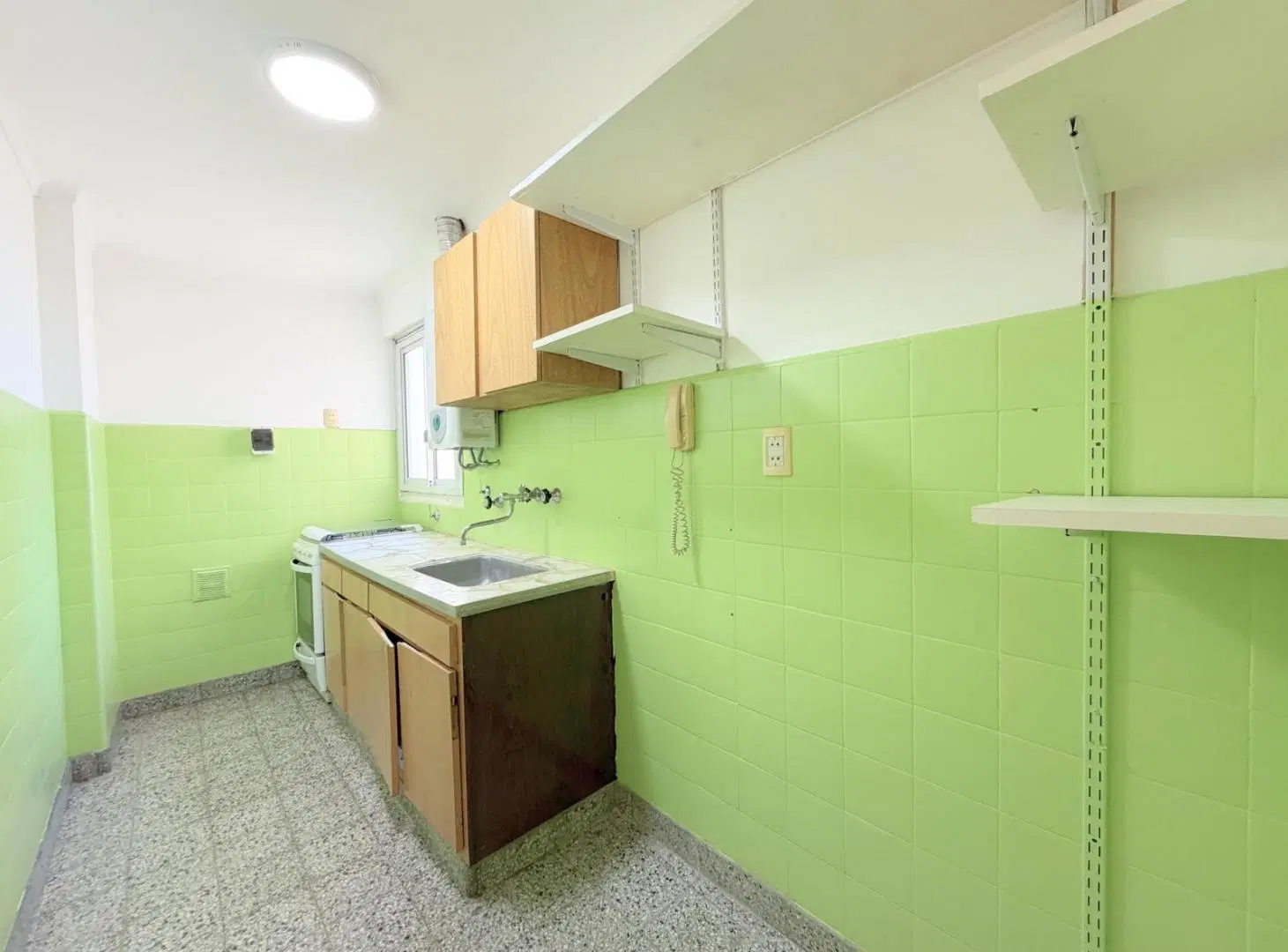 Alquiler. 2 ambientes 24 meses. Güemes 5