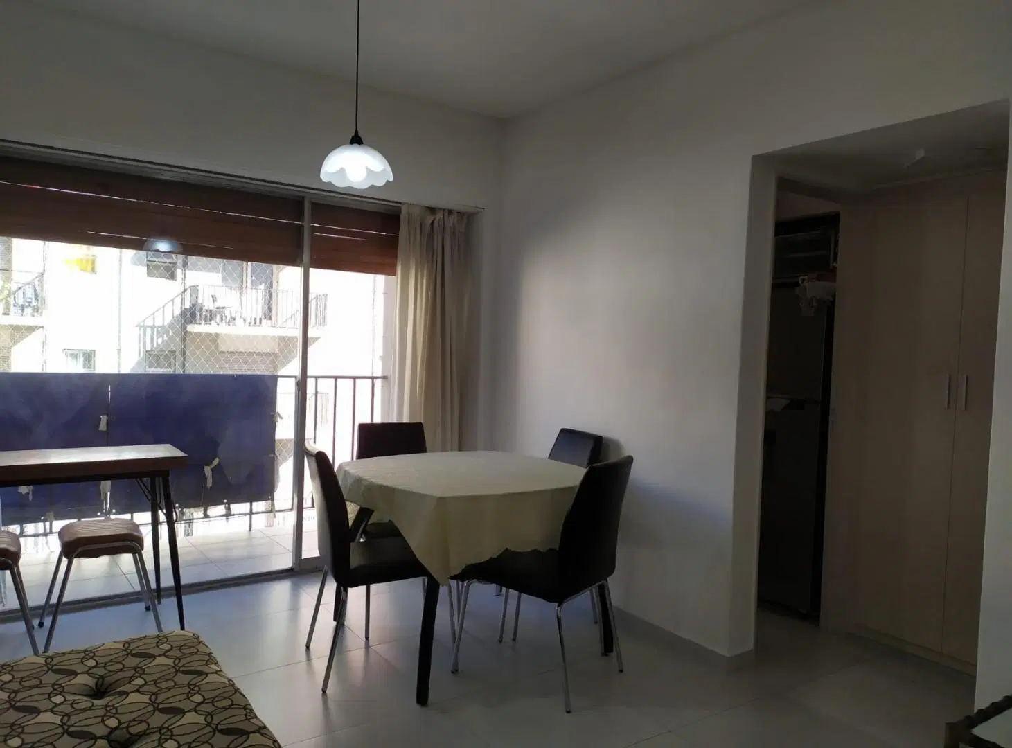 Departamento 1 amb a la calle con balcón saliente 2