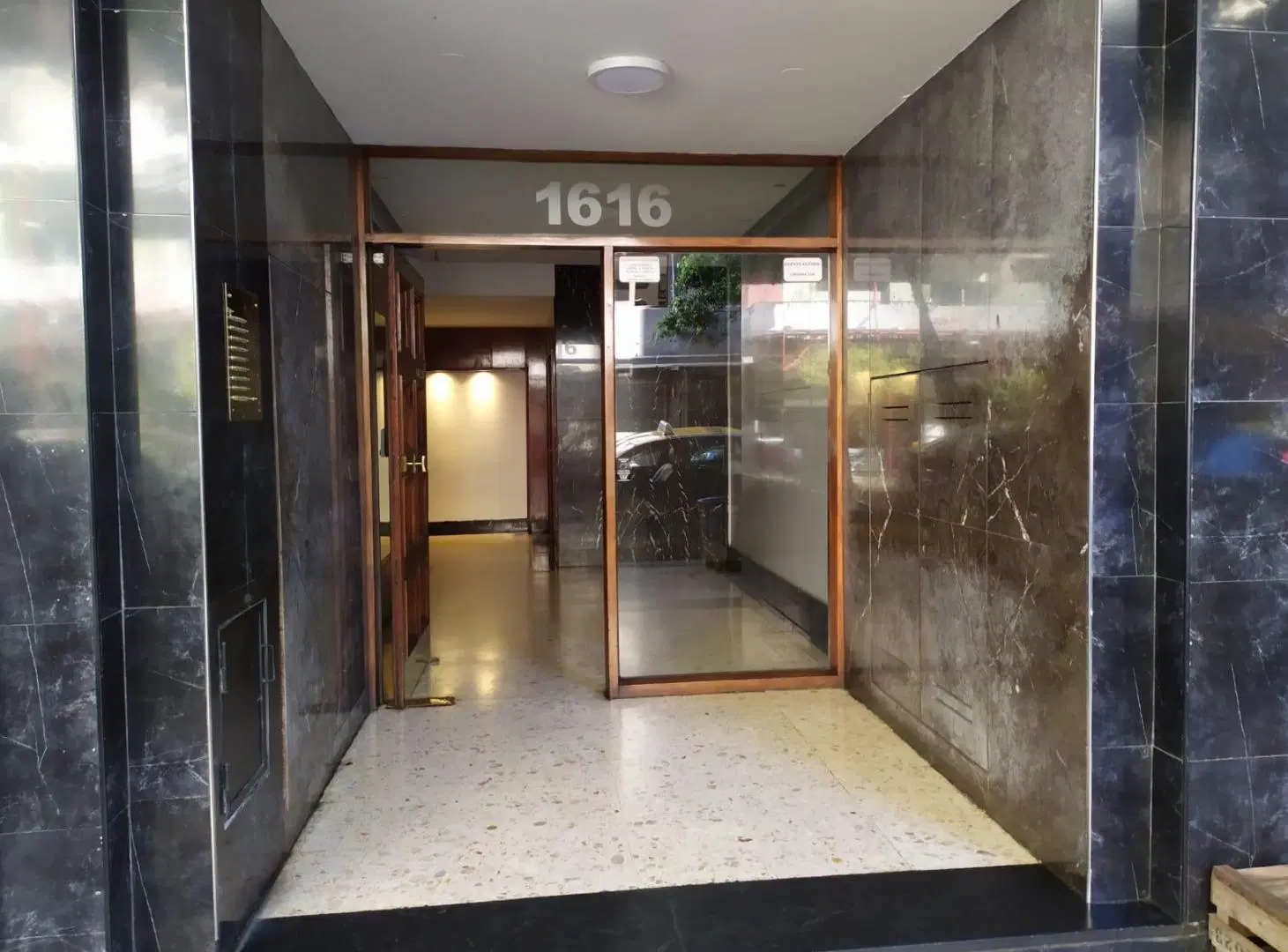 Departamento 1 amb a la calle con balcón saliente 3