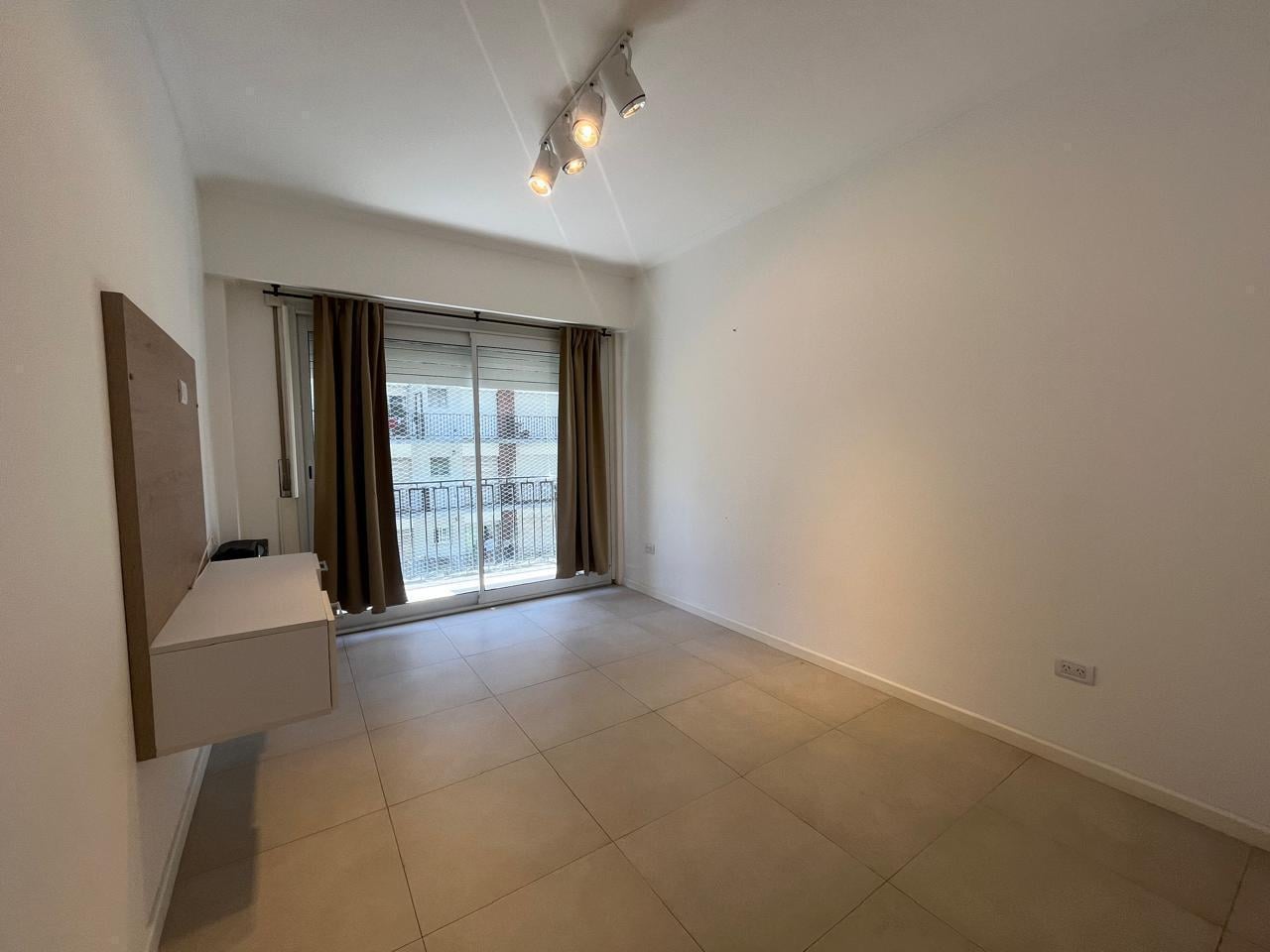 Alquiler 24 meses, 2 ambientes Zona Aldrey