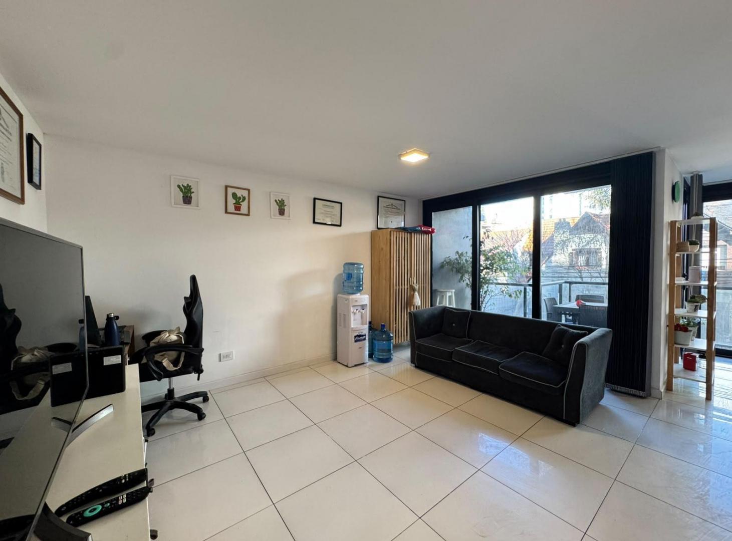 Foto de Venta. Semipiso 4 ambientes. Cochera. Güemes, imagen 2