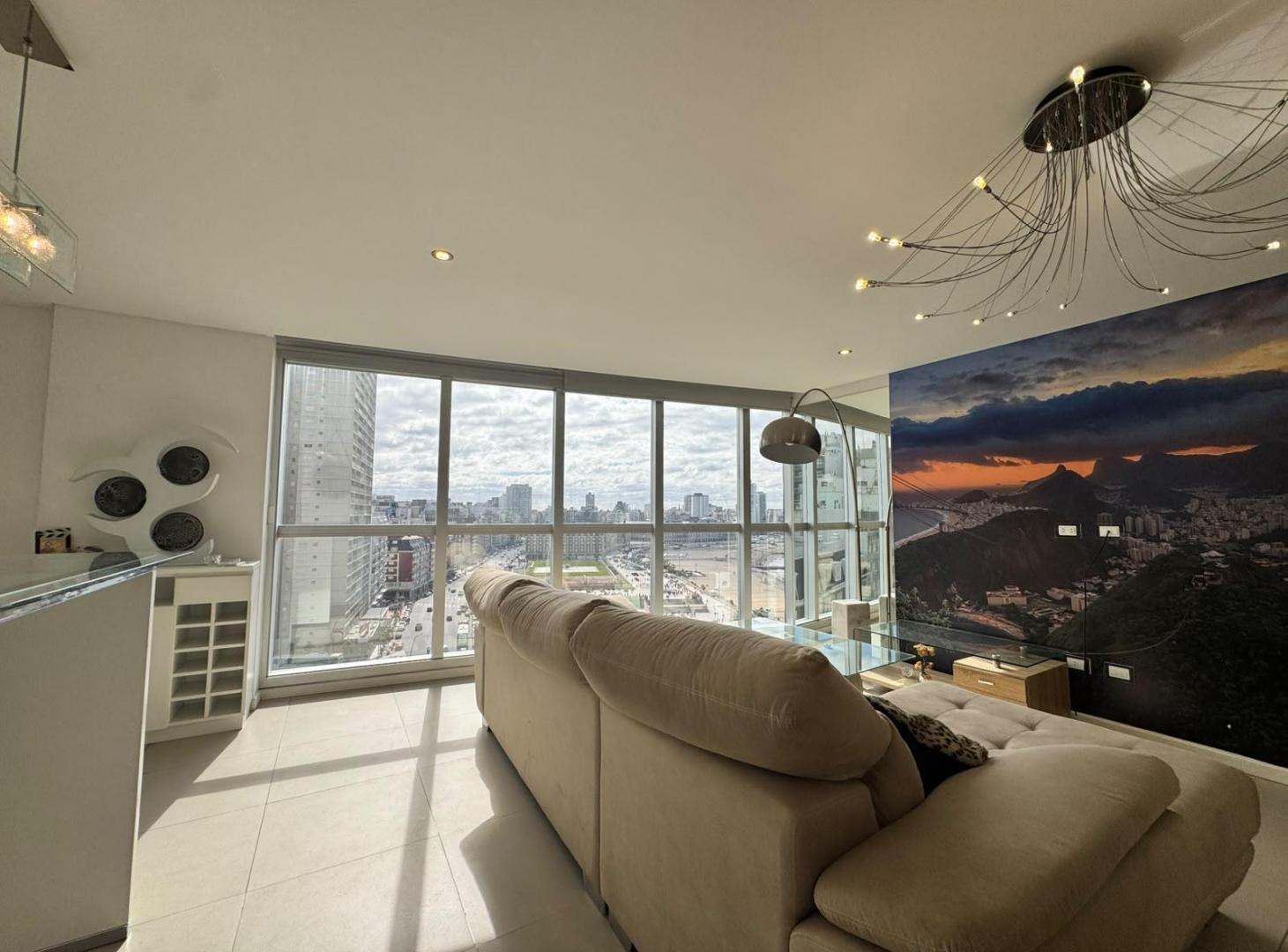 Foto de Venta. 4 ambientes. Frente al mar, imagen 2