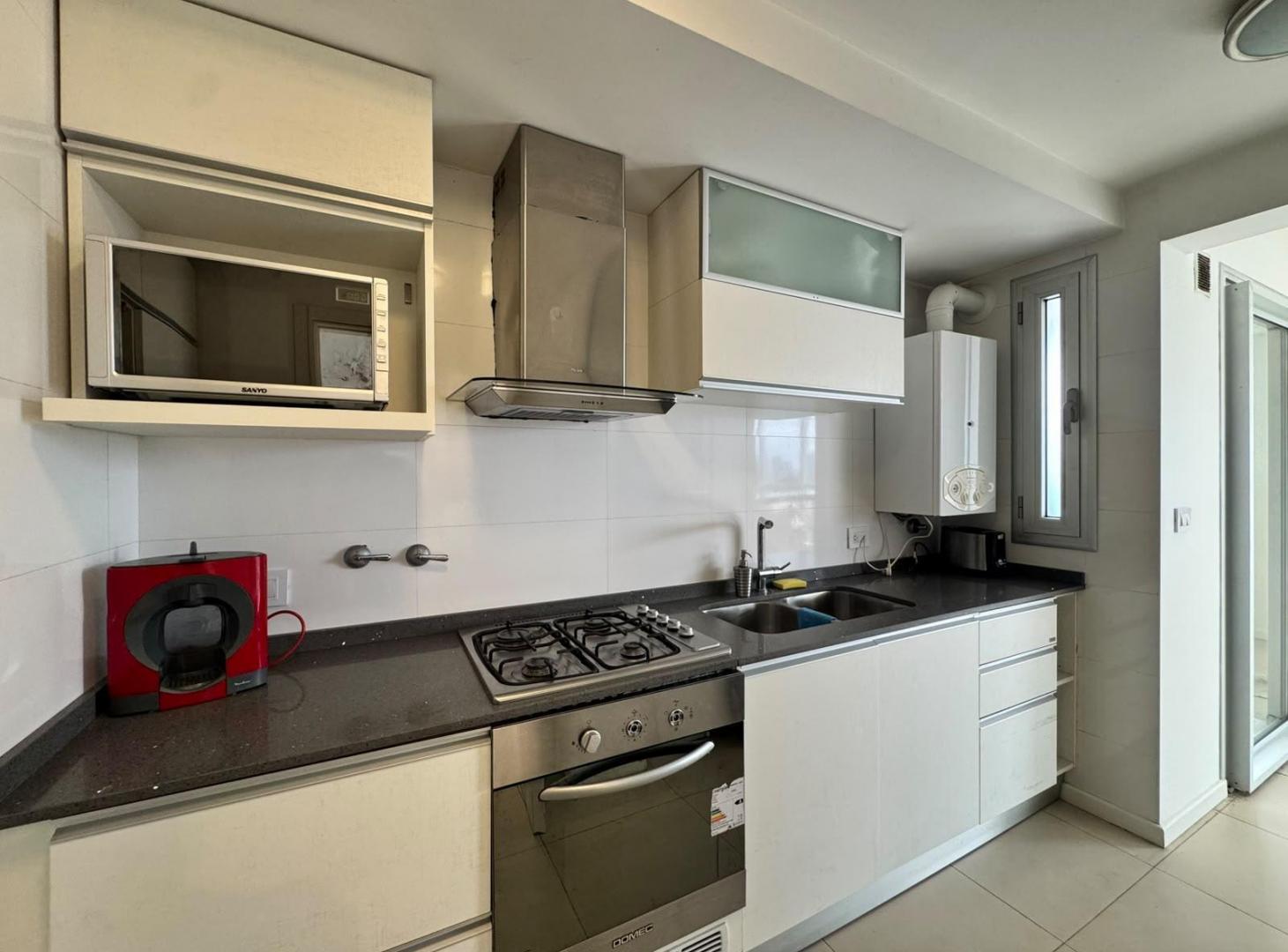 Foto de Venta. 4 ambientes. Frente al mar, imagen 3