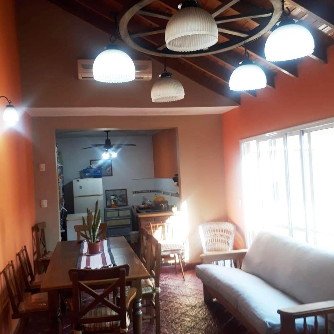 Venta de Chalet Palomar 4 ambientes