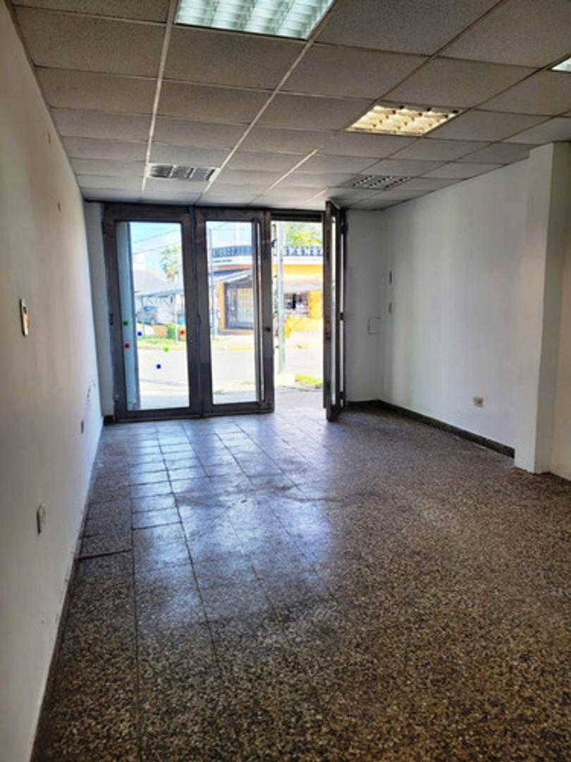 Local Comercial Con Vivienta Ituzaingó Ref 1469