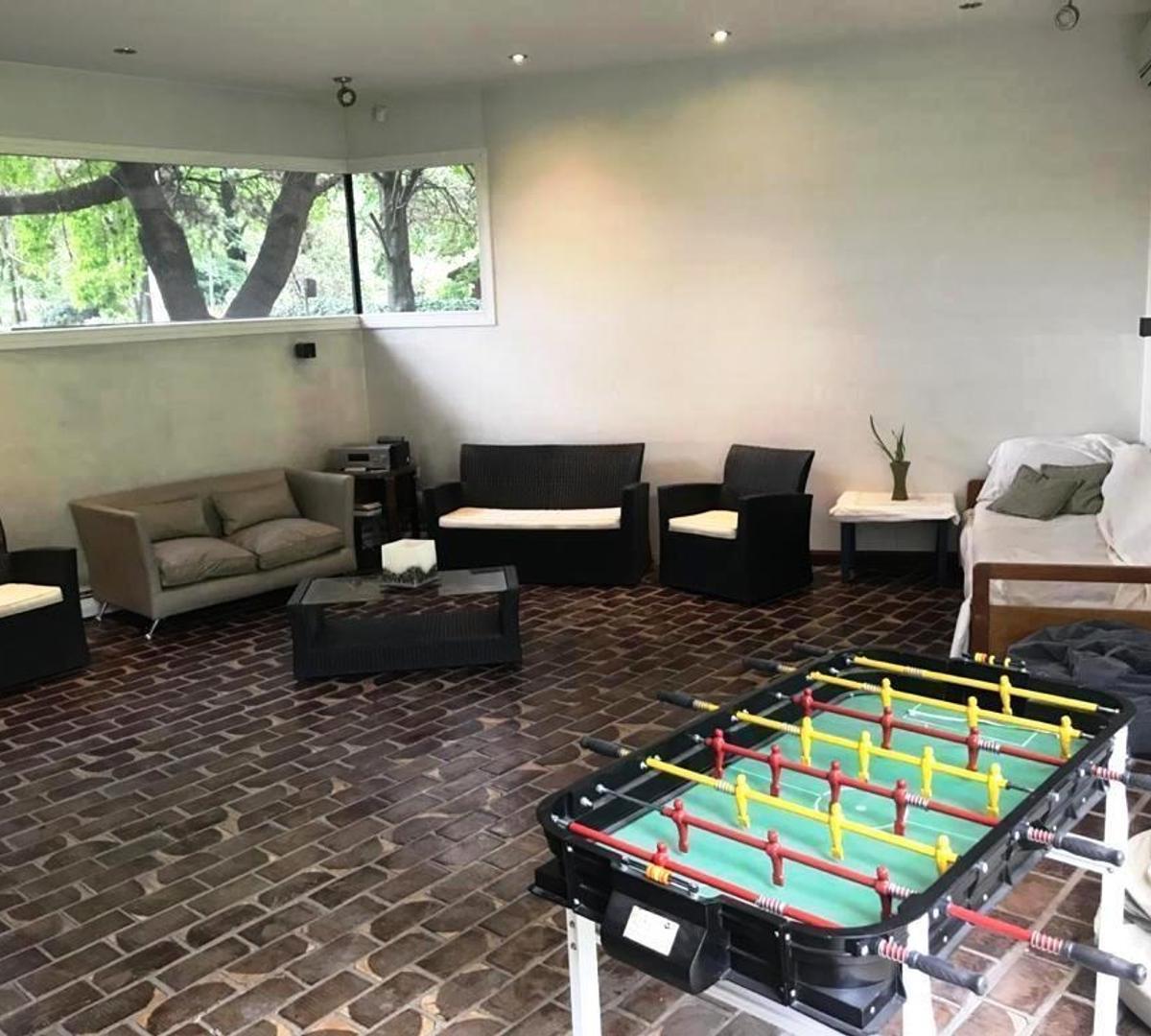 Foto de casa minimalista Parque Leloir, imagen 2