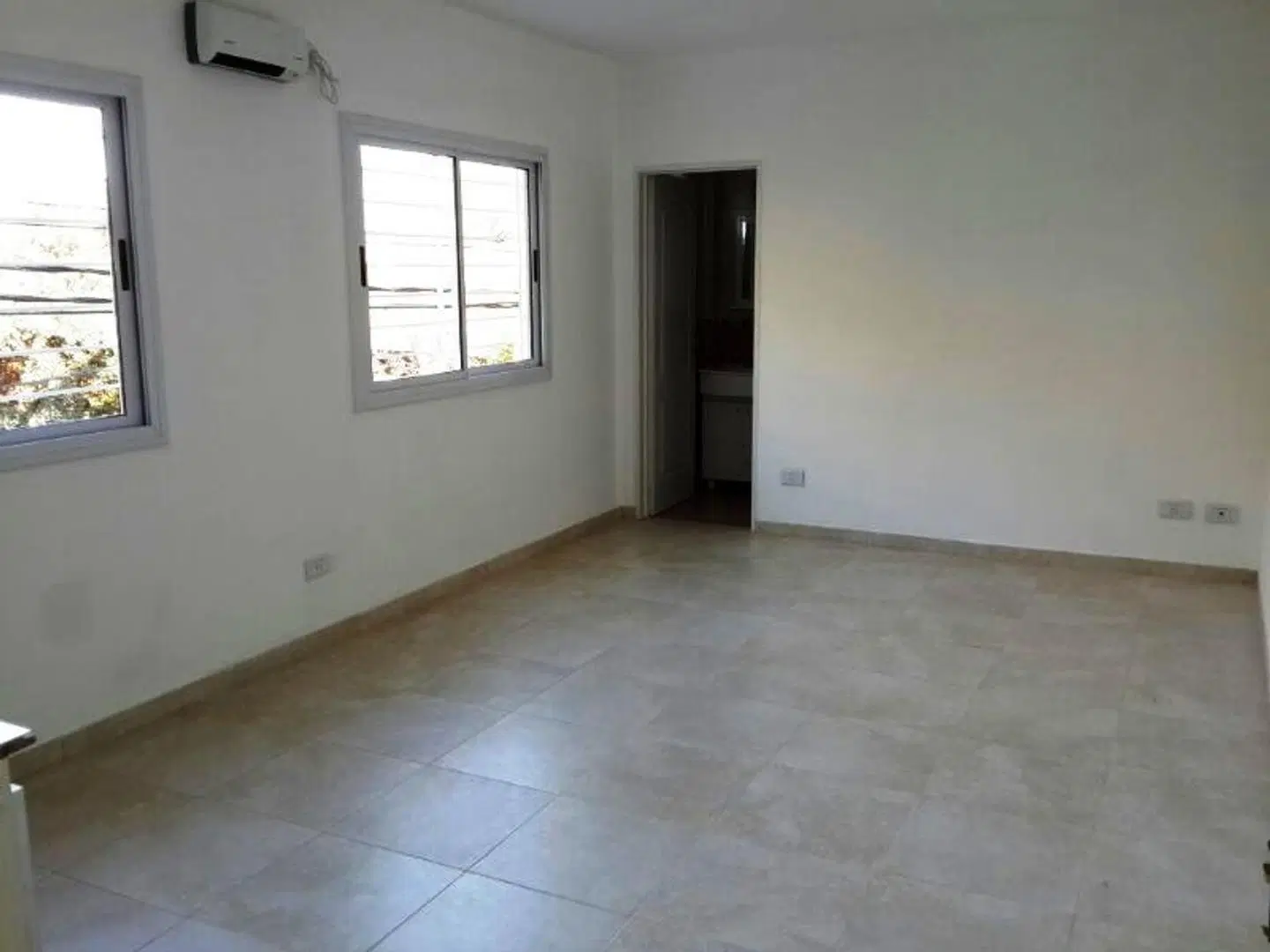 ALQUILER MONOAMBIENTE MORON 4