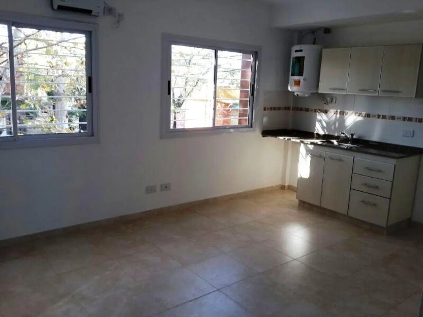 ALQUILER MONOAMBIENTE MORON 3