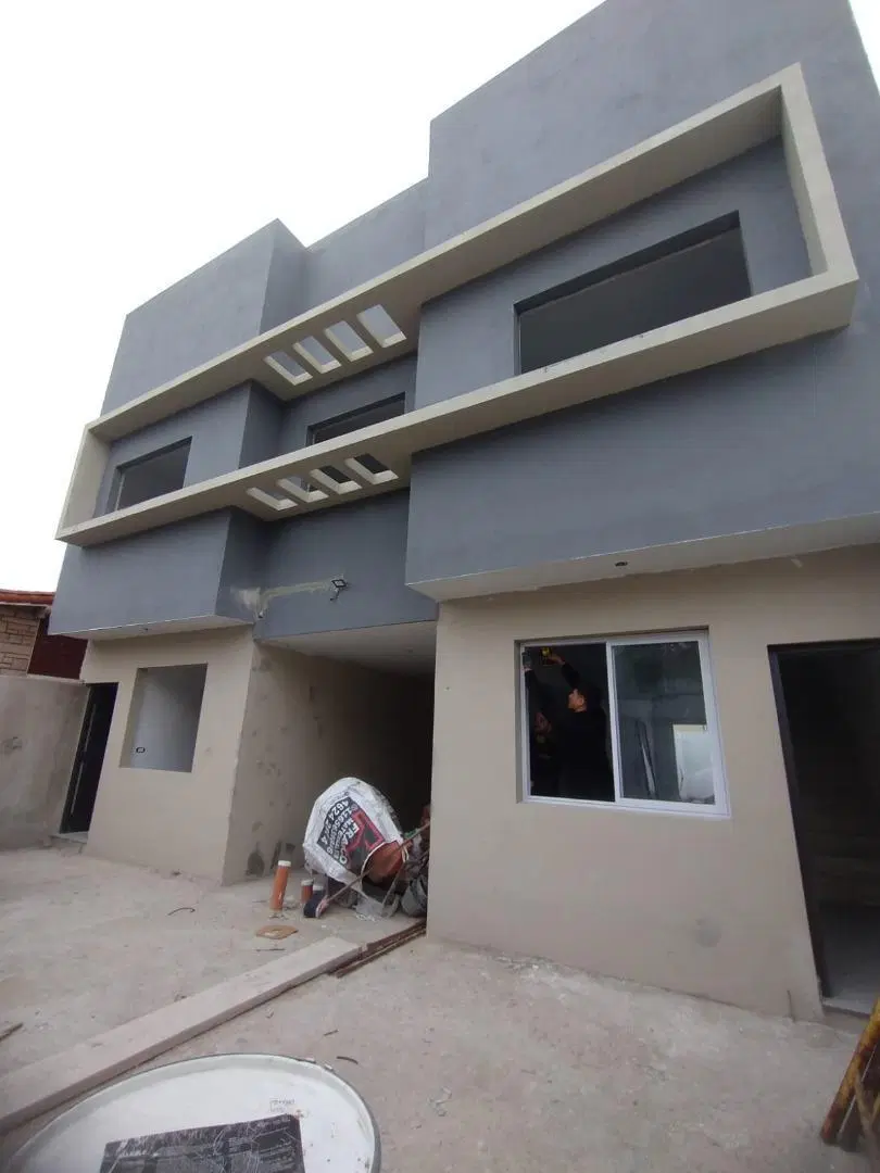 VENTA DUPLEX EN COMPLEJO   EN  CASTELAR SUR 4