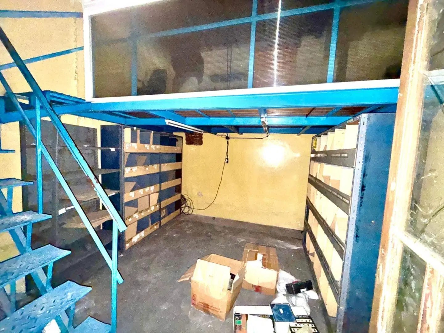 Venta de Local / casa , lote 360m2 en Parque Avellaneda 3