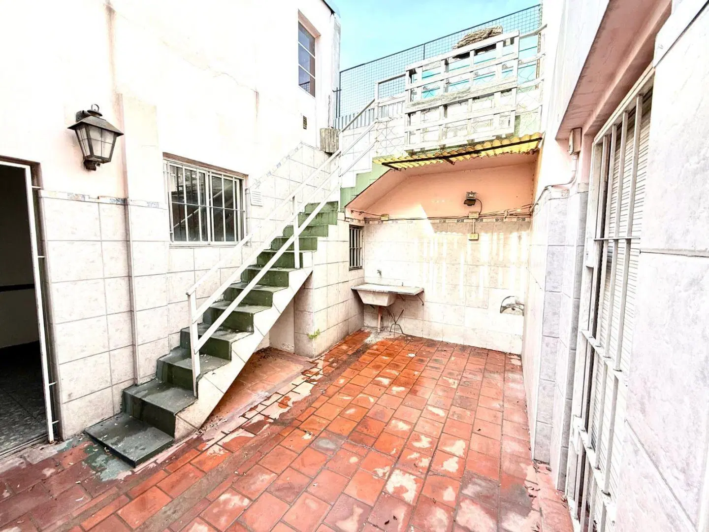 Venta de Local / casa , lote 360m2 en Parque Avellaneda 4