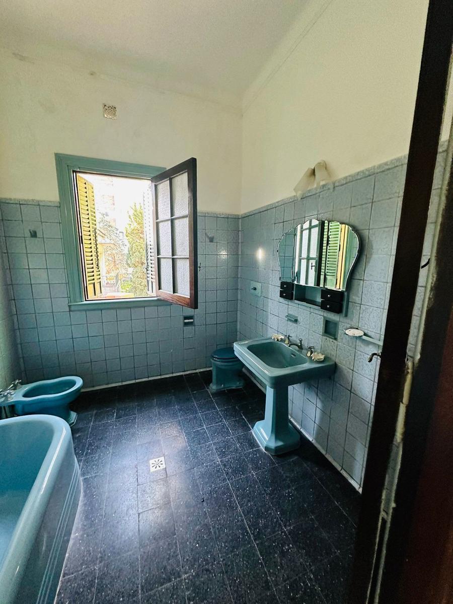 Imponente Casa en El Corazon de Olivos 3