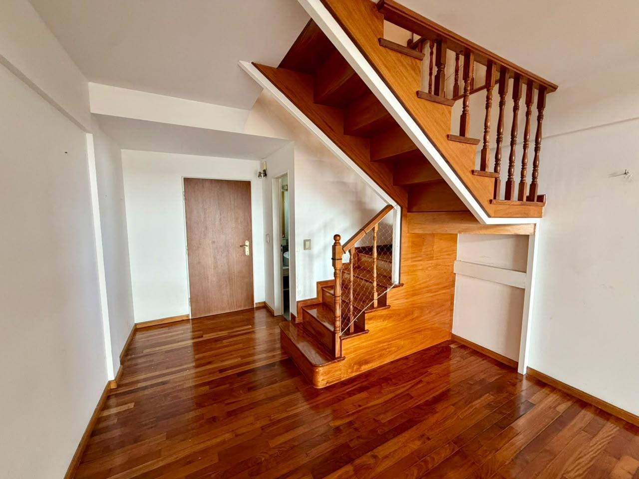 Foto de Depto estilo duplex en venta, con 2 cocheras, imagen 3