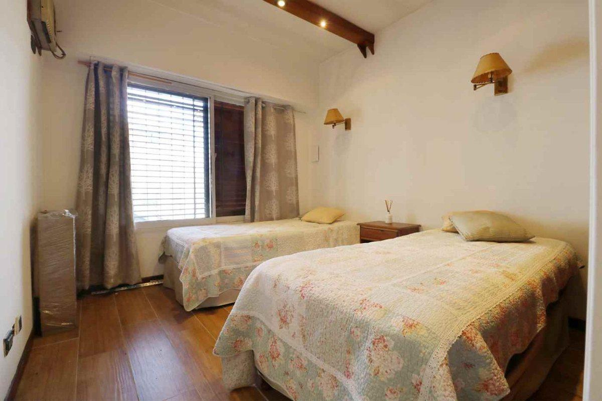 Venta Hermosa Casa 5 Amb. V. Pueyrredón 1