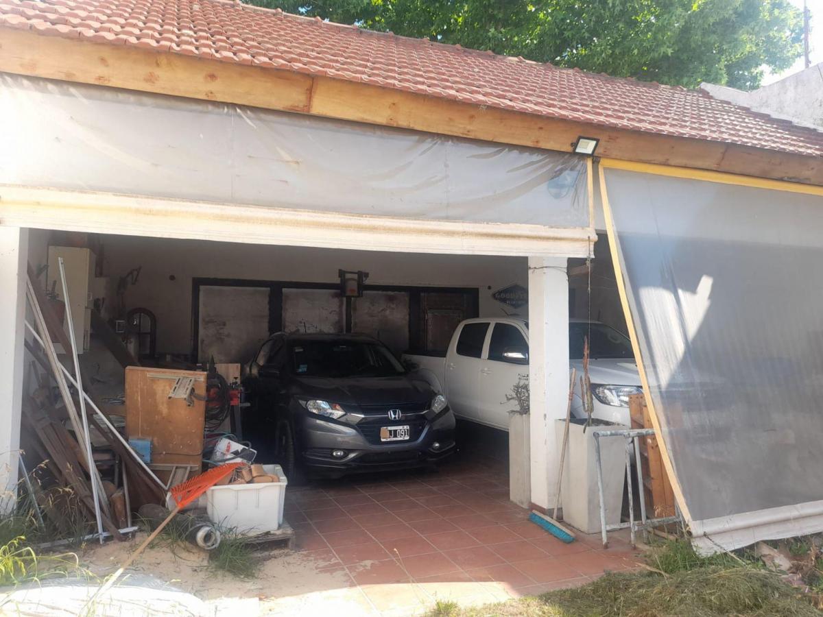 Casa/venta con Gran Jardin Vte. Lopez Cocheras 2