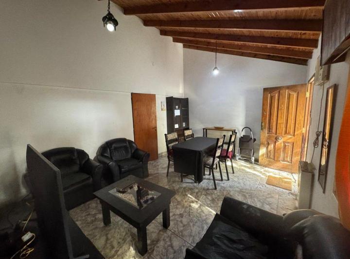 CASA EN VENTA 4 AMBIENTES con PATIO apta CREDITO 4