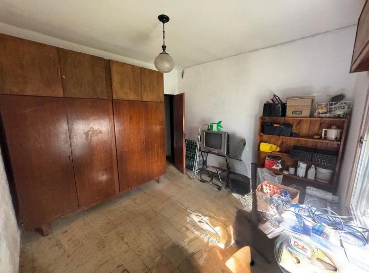 CASA EN VENTA 4 AMBIENTES con PATIO apta CREDITO 5