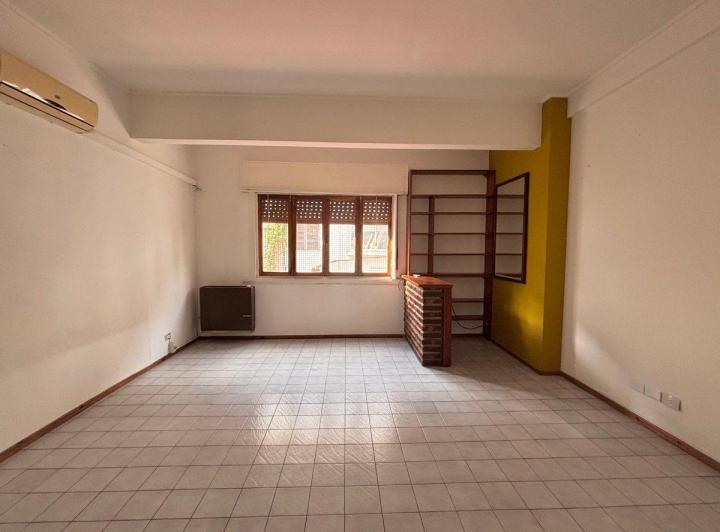 EN VENTA DEPTO 3 AMB CON TERRAZA - DEVOTO 4