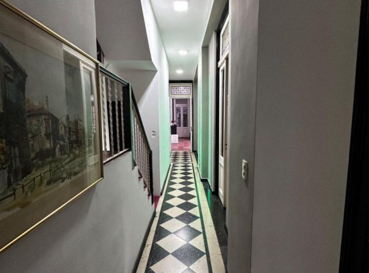 CASA 8 AMBIENTES EN VENTA EN FLORES 5