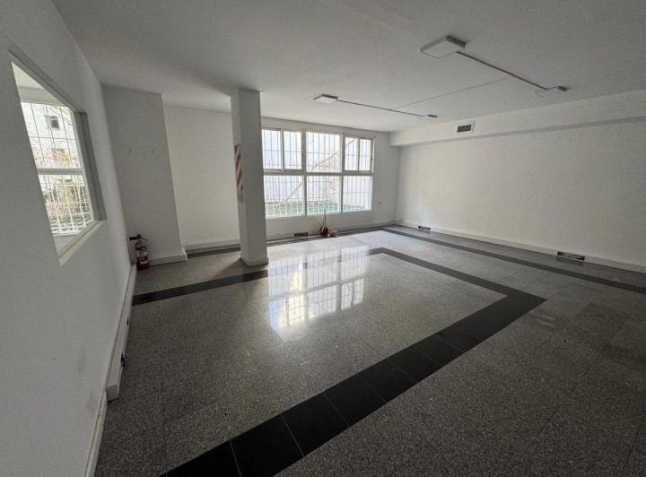 ALQUILER  OFICINA MICOCENTRO PISO 1  320 METROS 3