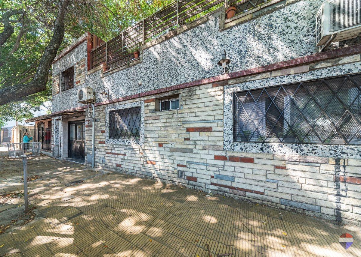 VENTA PH REFACCIONADO 4 AMB COCHERA QUINCH TERRAZA