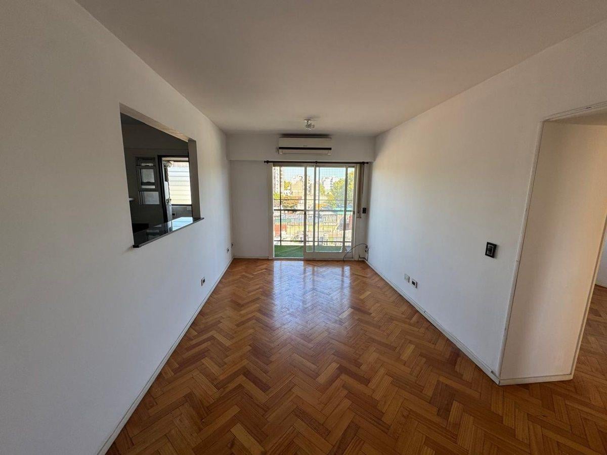 DEPTO 3 AMB EN VENTA EN PATERNAL CON BALCÓN