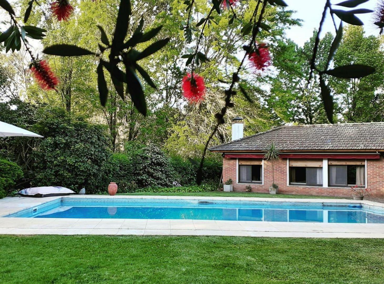 VENTA CASA 7AMB. MASCHWITZ , LOS NARANJOS PILETA