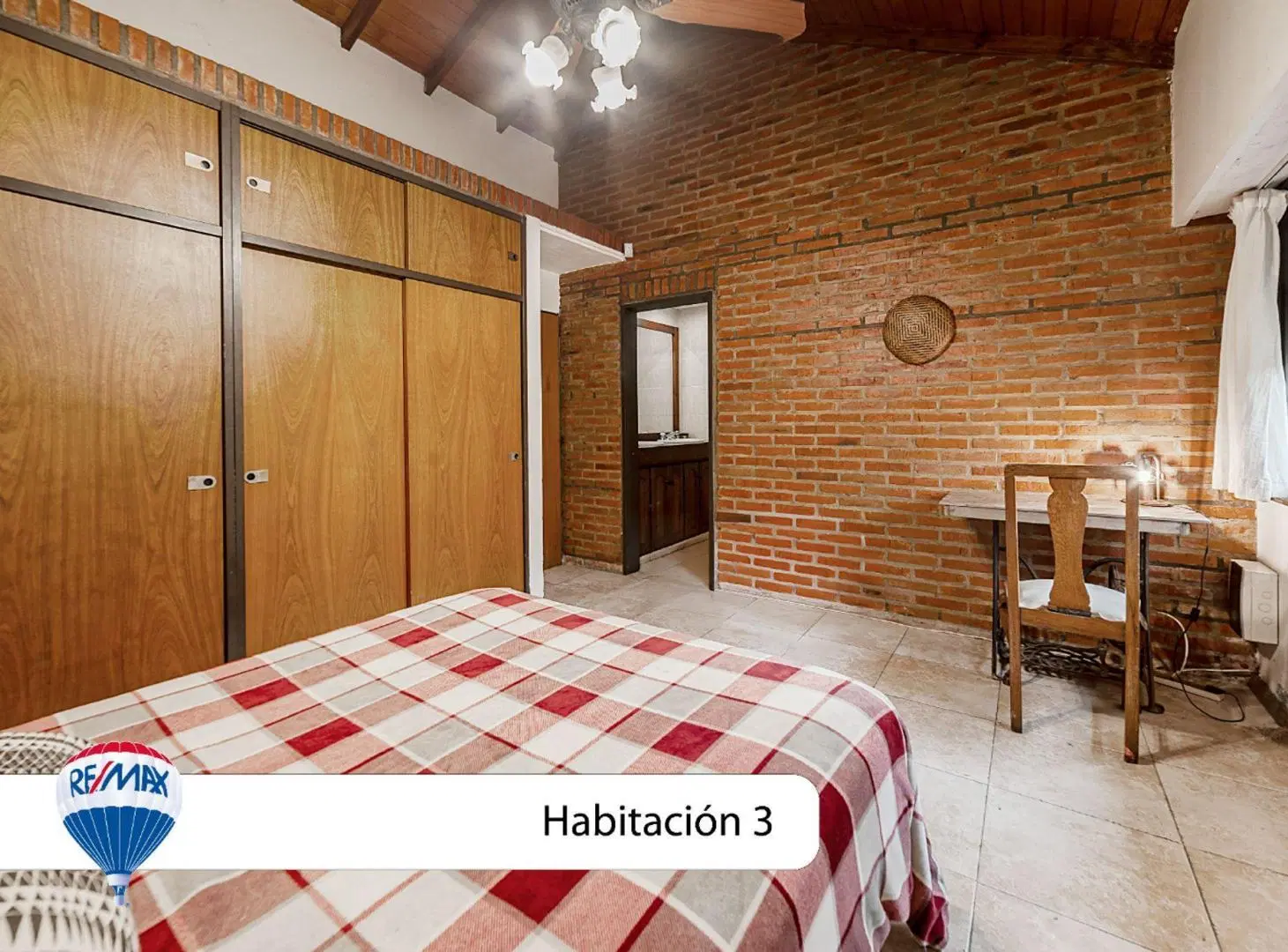 VENTA CASA 7AMB. MASCHWITZ , LOS NARANJOS PILETA 5