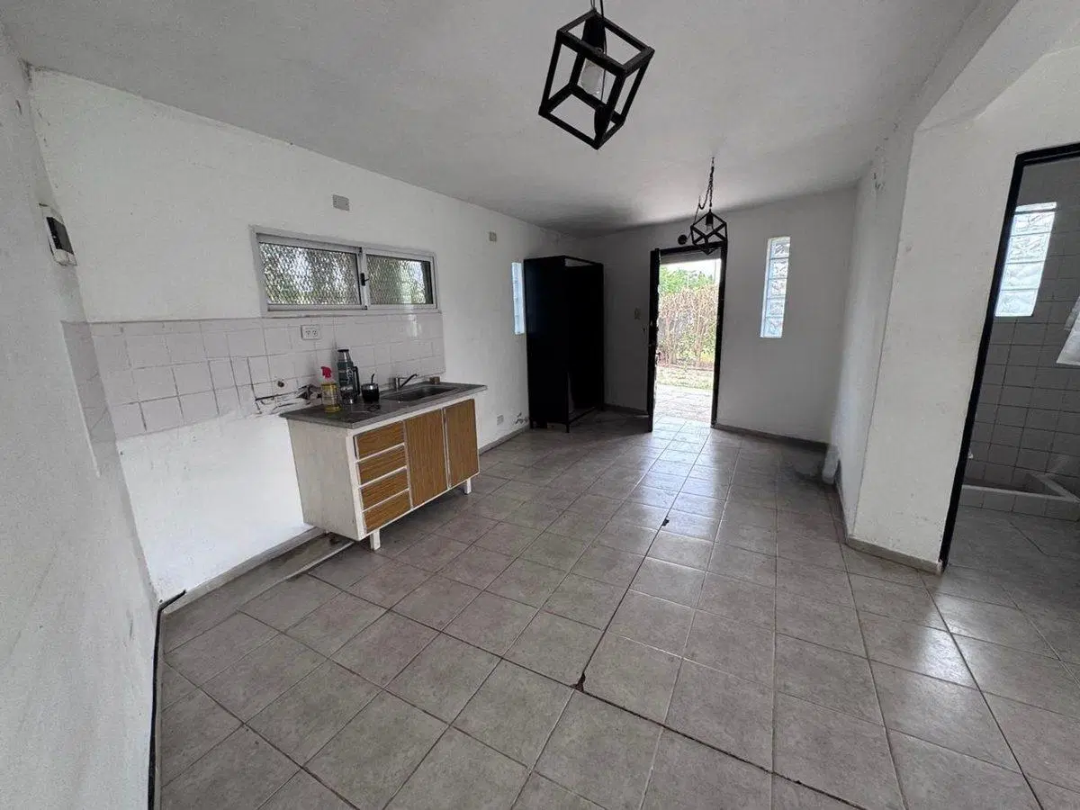 VENTA CASA 3 AMBIENTES EN LOTE DE 380 m2 2