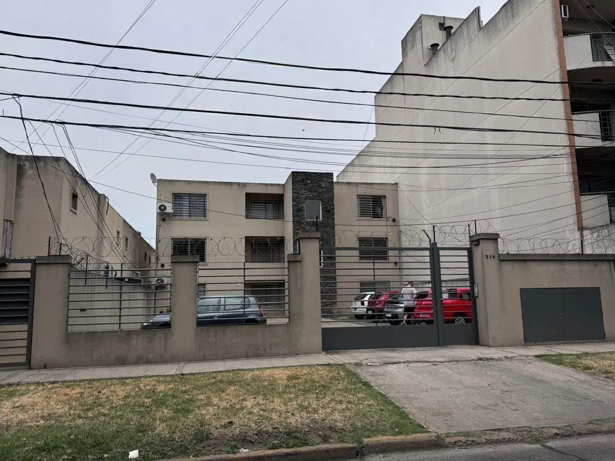 VENTA 2 AMBIENTES C/ COCHERA CENTRO MORENO IMPECAB 3